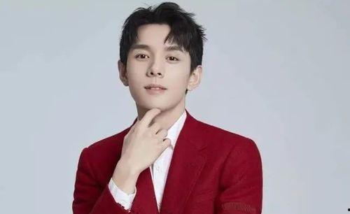 娱乐吃瓜酱李佳琦,从娱乐吃瓜酱到带货一哥的蜕变之路