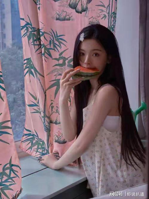 穿睡衣吃瓜,揭秘穿睡衣吃瓜的独特魅力