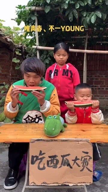 大人吃瓜搞笑视频,笑料百出，欢乐无限！