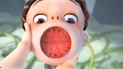男孩吃瓜不吐籽