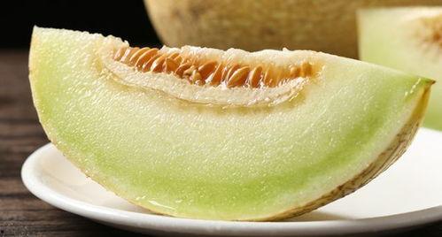 吃蜜瓜嘴里破了