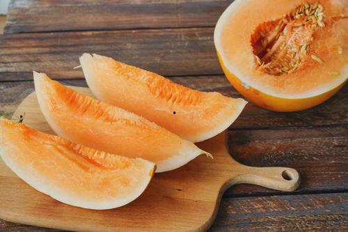 吃蜜瓜嘴里破了