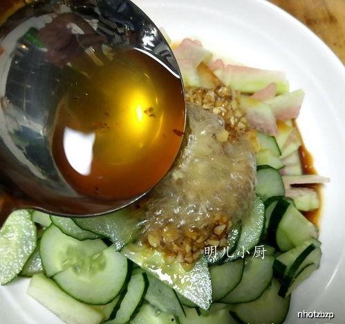 家里的瓜敞开吃,家中瓜果盛宴，敞开肚皮尽情品尝