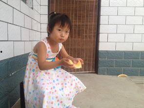 真人小孩吃瓜,小宝贝的瓜果时光