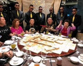 吃瓜群众看戏谁赢了