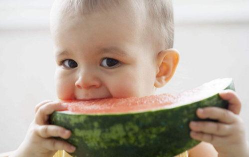 吃瓜小阿姨神器宝宝,育儿新潮流的引领者