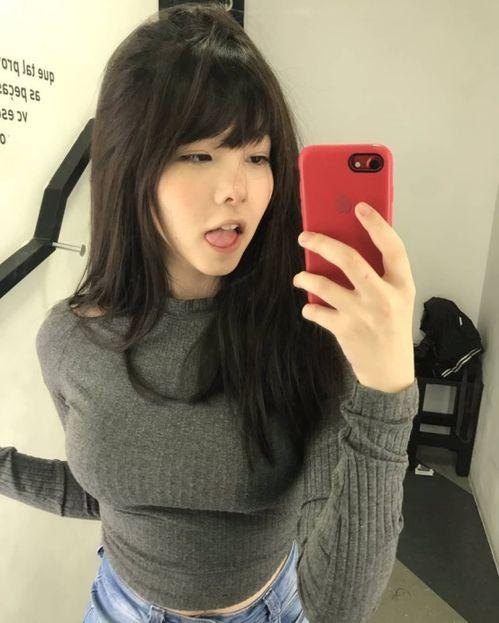 职业吃瓜女,揭秘职业吃瓜女生的独特魅力与生活点滴