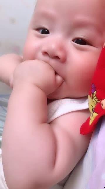 刚睡醒就有瓜吃