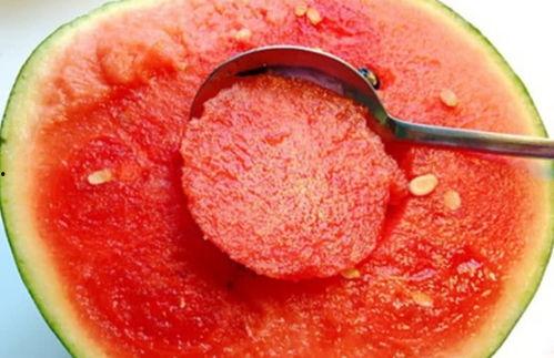 吃瓜做核酸图片