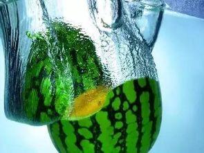 吃瓜做核酸图片