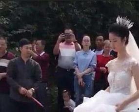 新郎唱歌吃瓜,甜蜜婚礼吃瓜趣事多