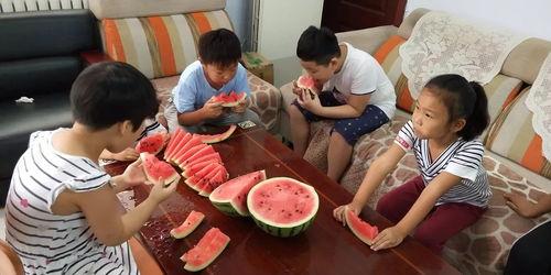 业主吃瓜,揭秘社区那些事儿