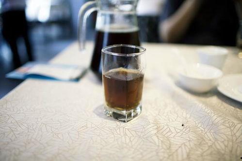 吃瓜教师喝凉茶,揭秘教师日常养生秘诀